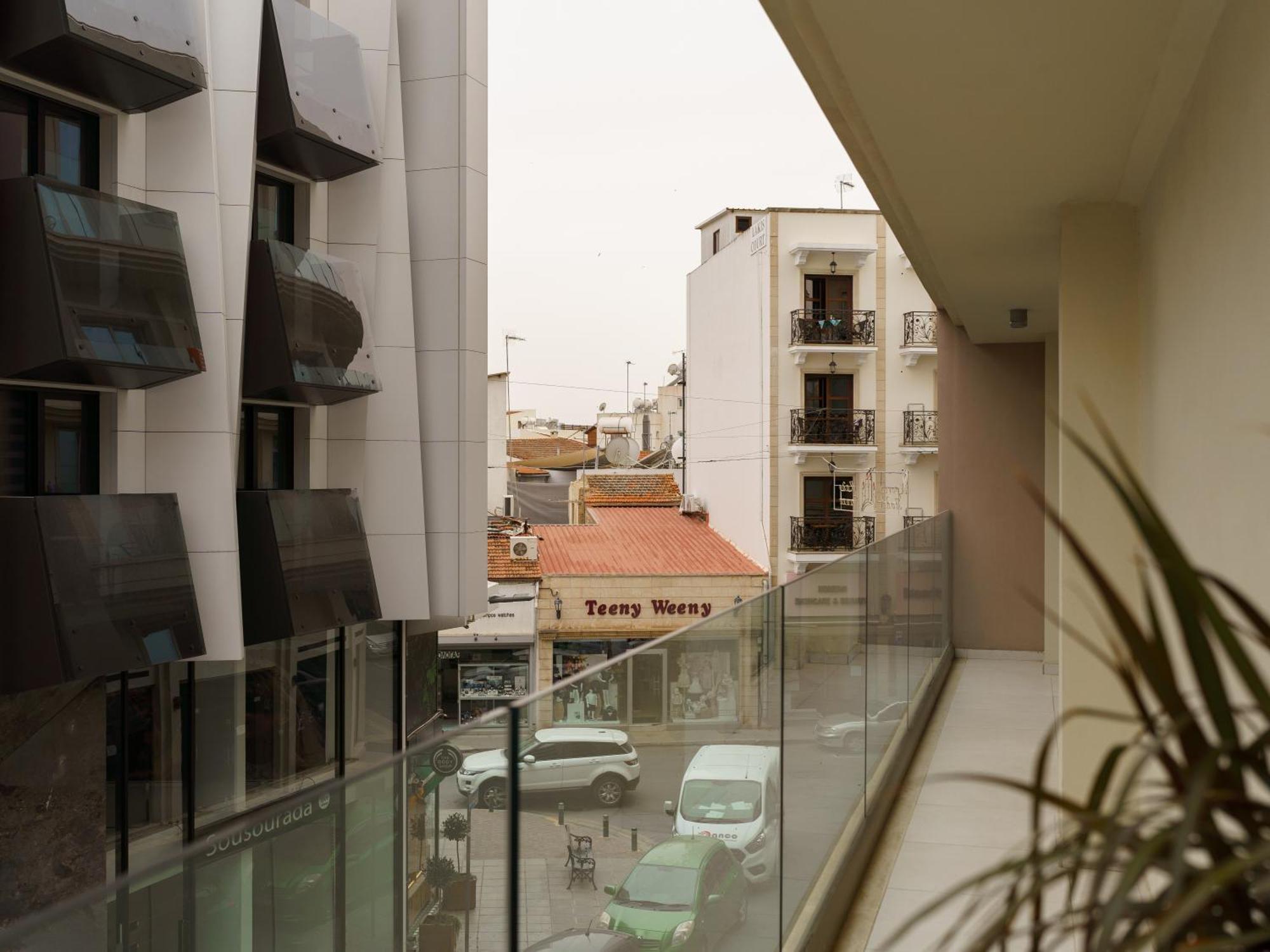 Halcyon Central Apartment ラルナカ エクステリア 写真