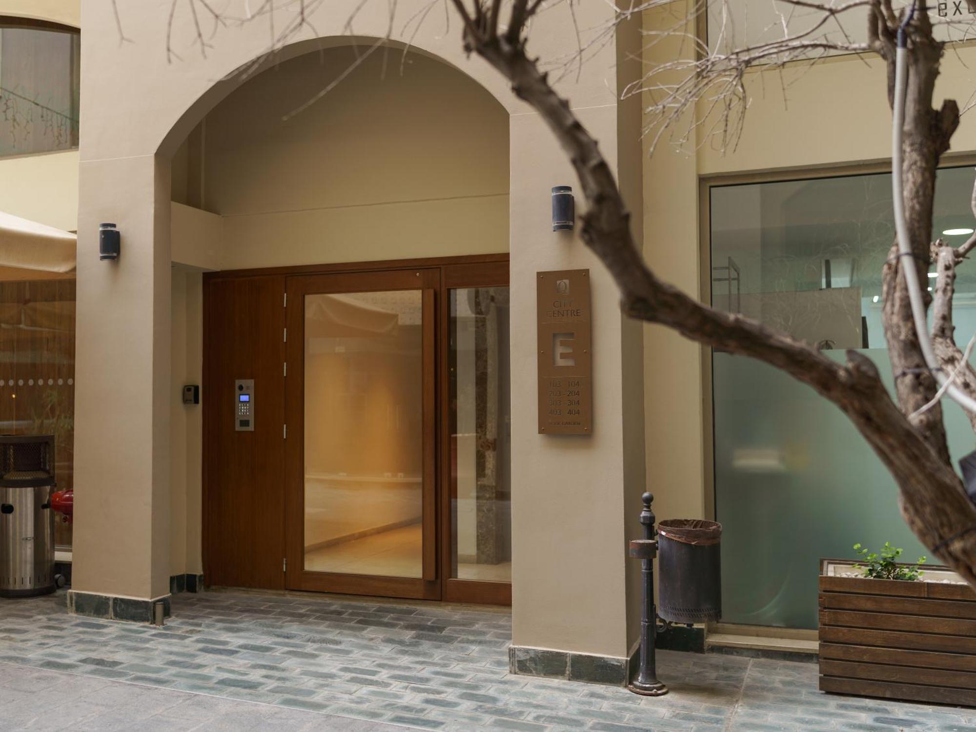 Halcyon Central Apartment ラルナカ エクステリア 写真