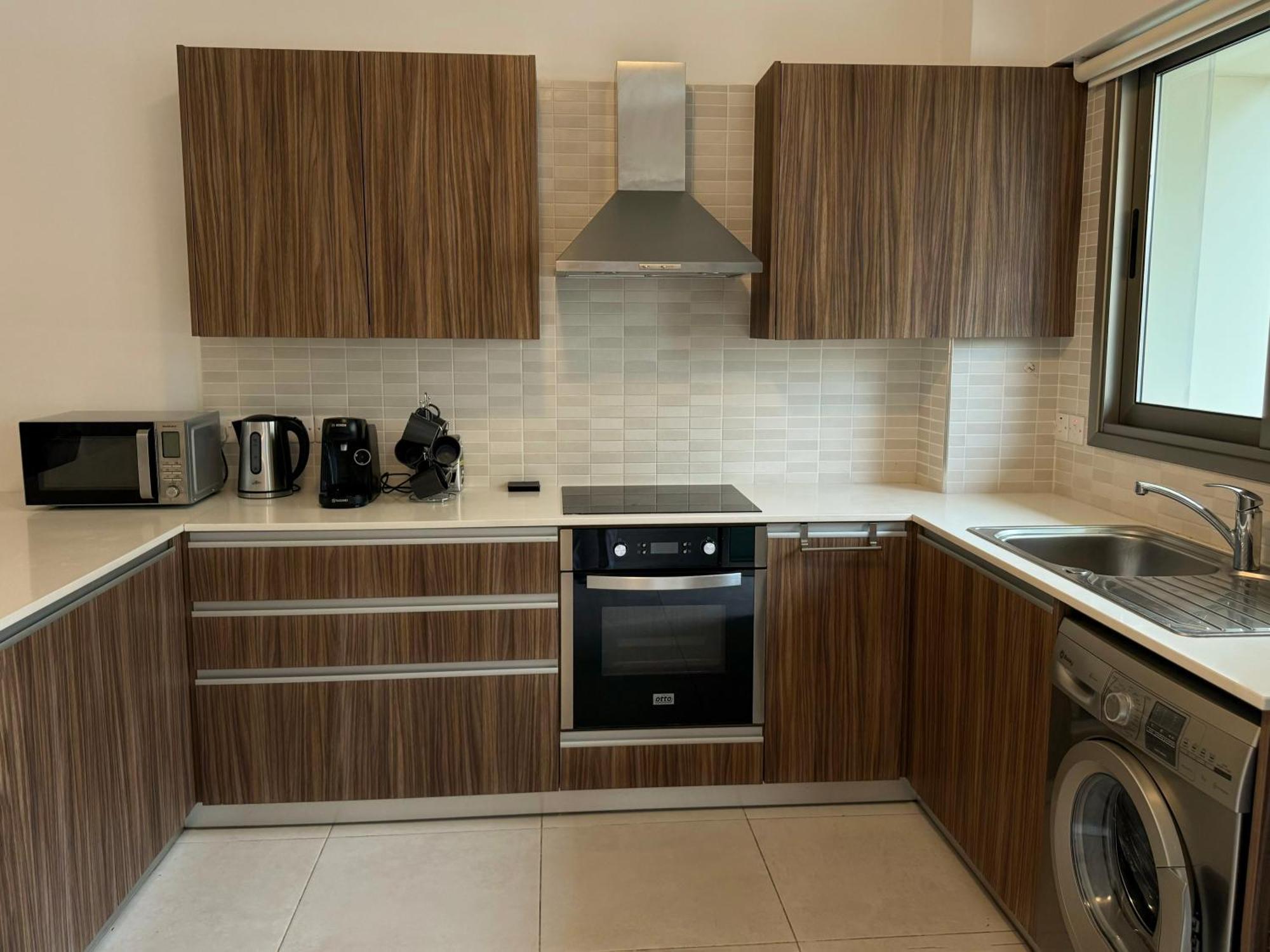 Halcyon Central Apartment ラルナカ エクステリア 写真